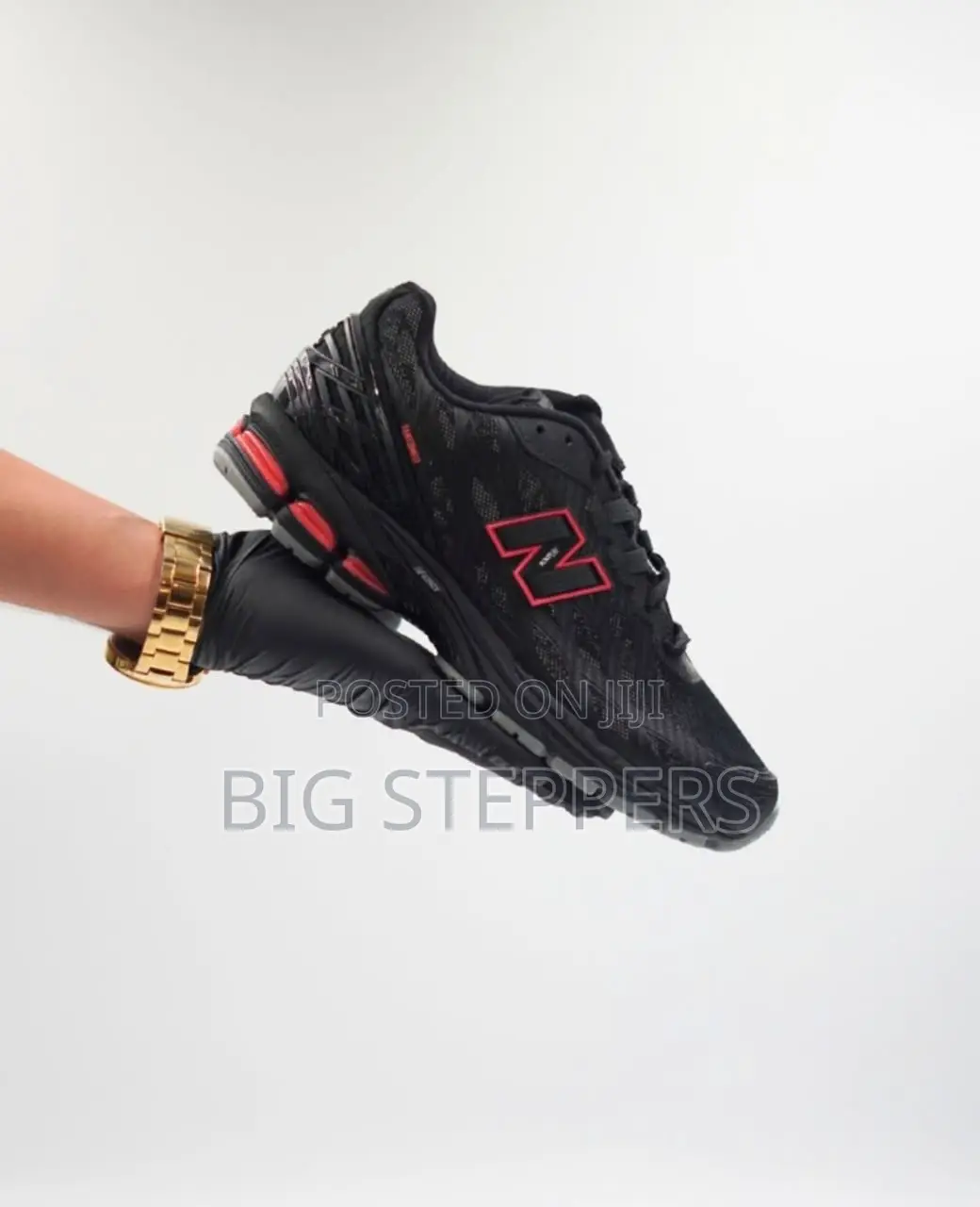 New Balance Fantomfit Red and Black Sneakers