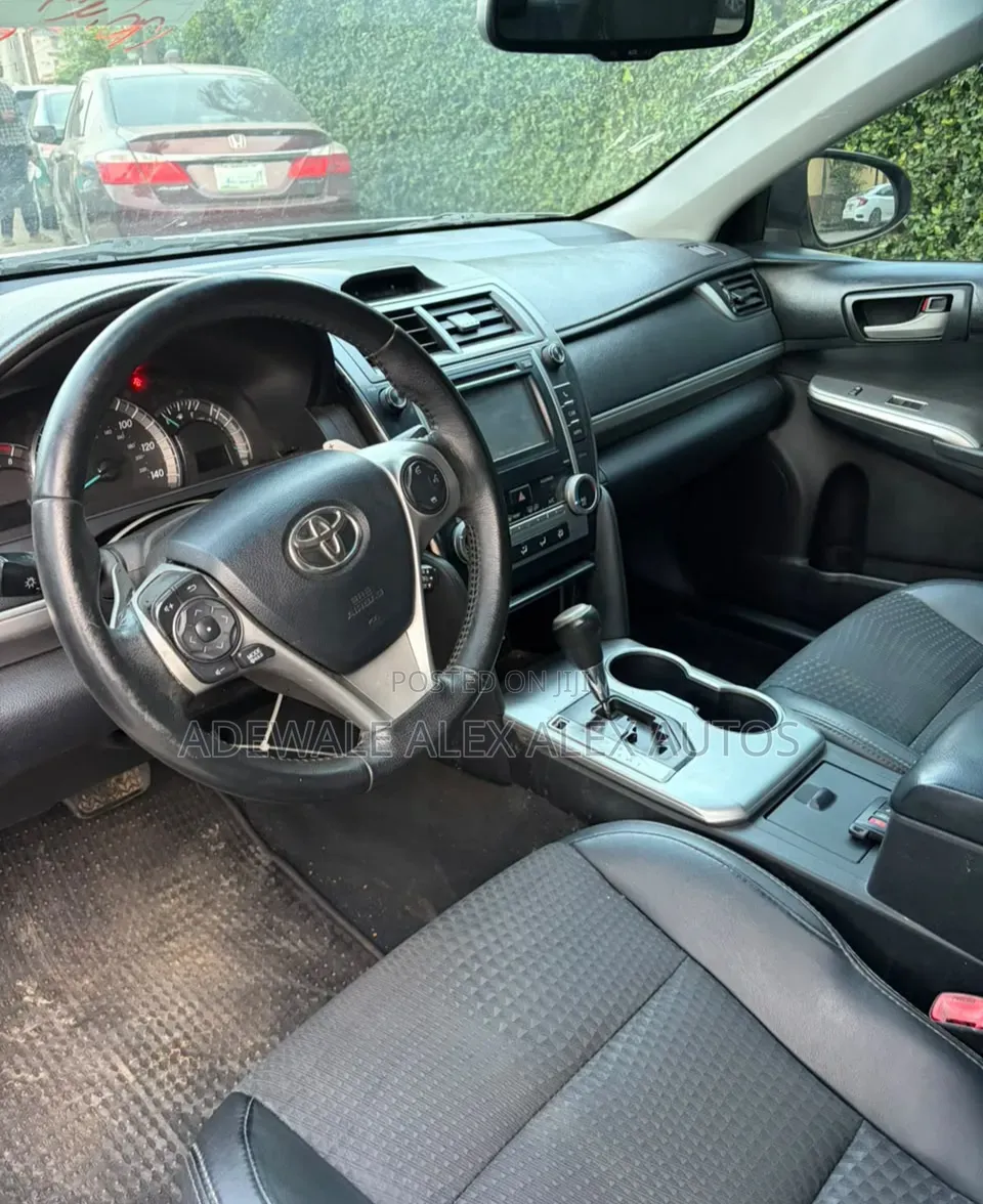Toyota Camry 2014 Silver