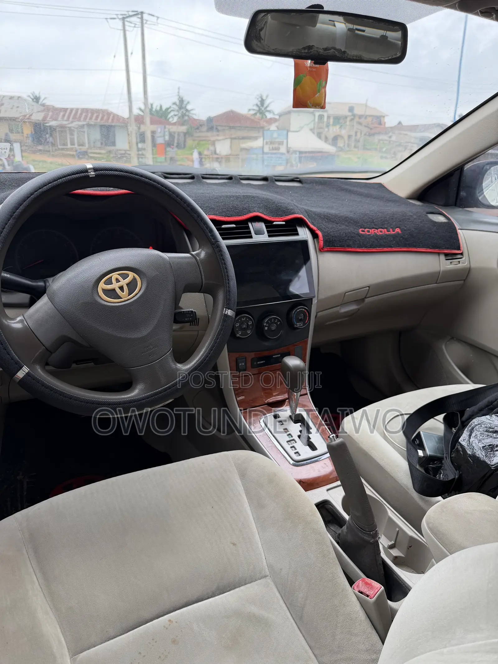 Toyota Corolla 2010 Gold
