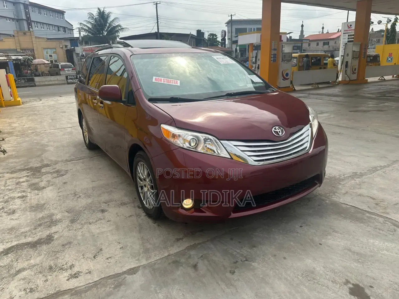 Toyota Sienna XLE 8 Passenger (3.5L 6cyl 6A) 2016 Red