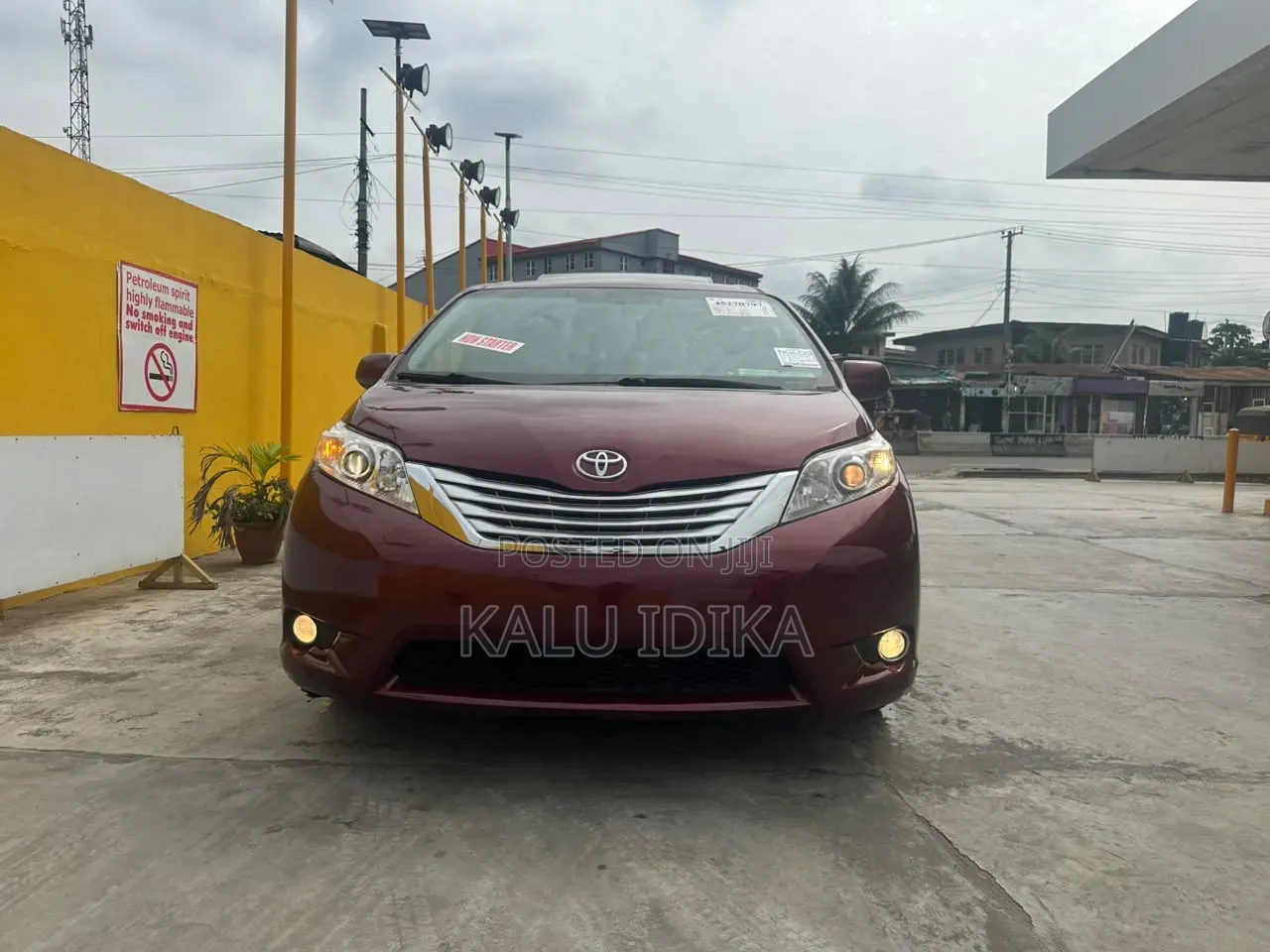 Toyota Sienna XLE 8 Passenger (3.5L 6cyl 6A) 2016 Red