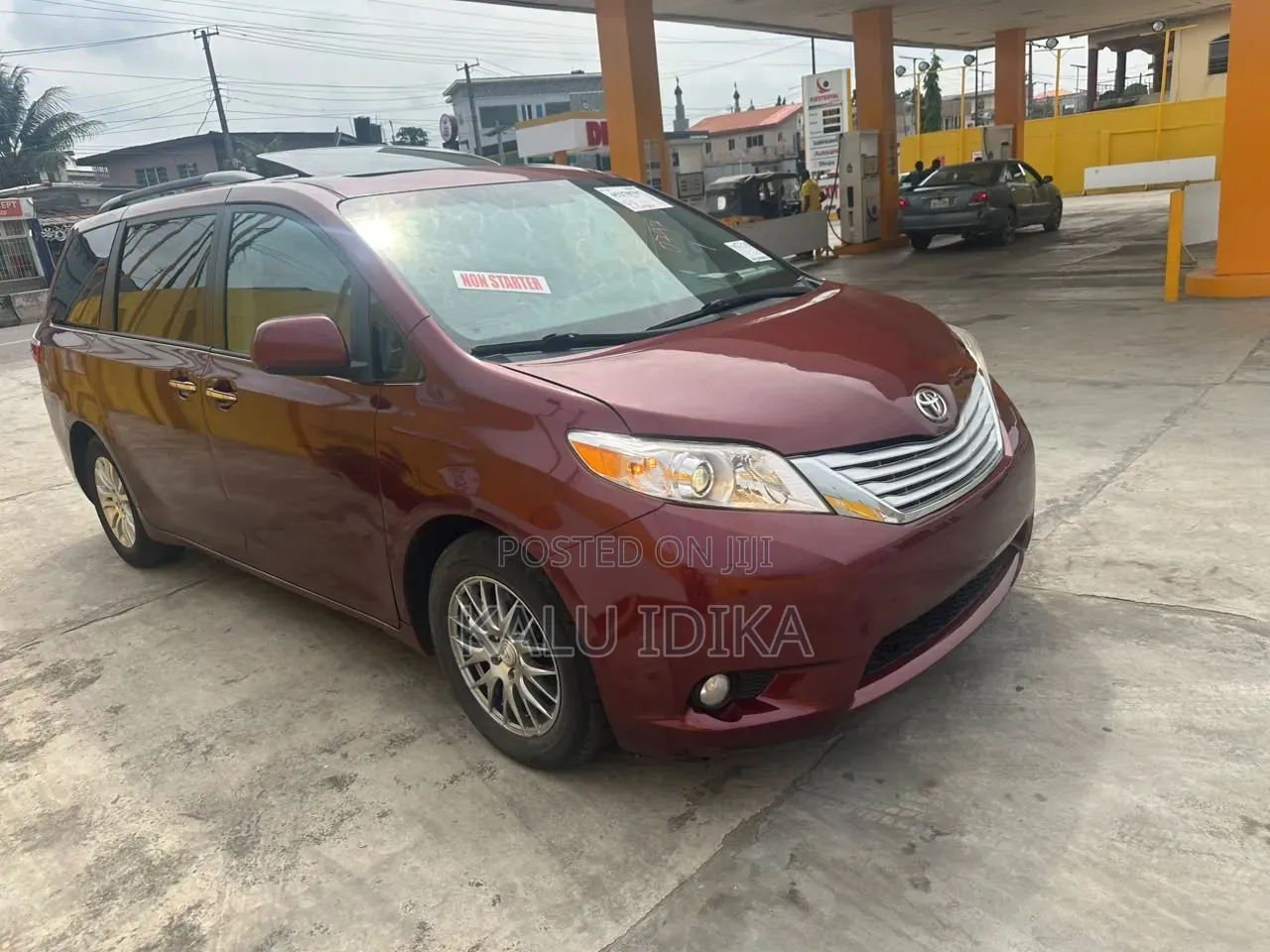 Toyota Sienna XLE 8 Passenger (3.5L 6cyl 6A) 2016 Red