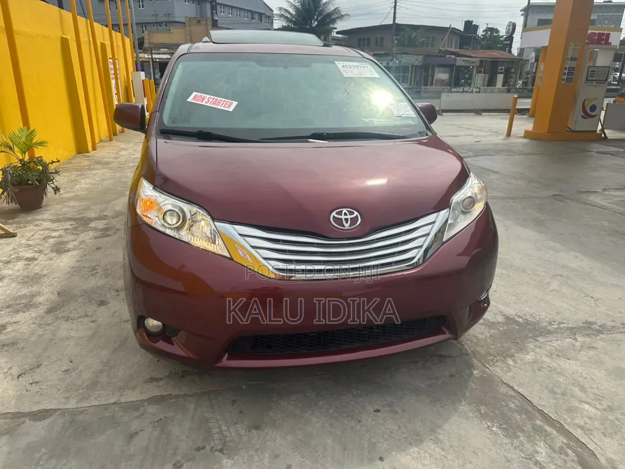 Toyota Sienna XLE 8 Passenger (3.5L 6cyl 6A) 2016 Red