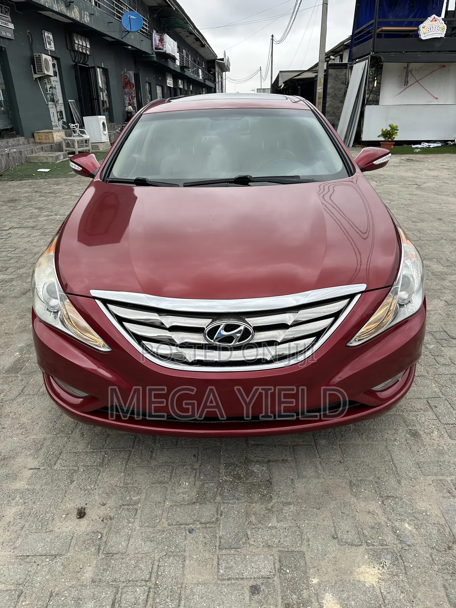 Hyundai Sonata Limited 2.0T Sedan (2.0L 4cyl 6A) 2011 Red