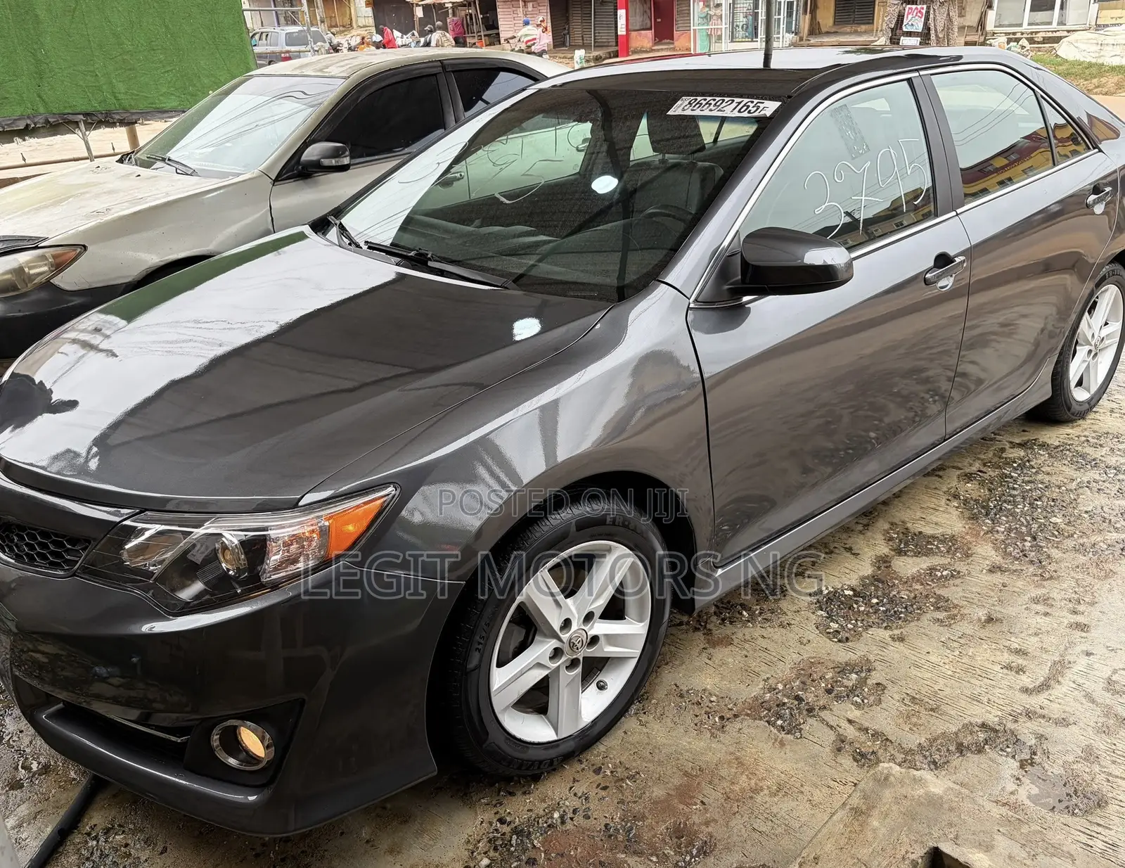 Toyota Camry SE 4dr Sedan (2.5L 4cyl 6A) 2013 Gray