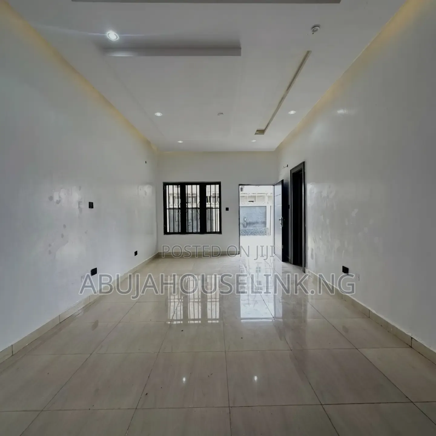3bdrm Apartment in Wuye- Dakibiyu Abuja for sale