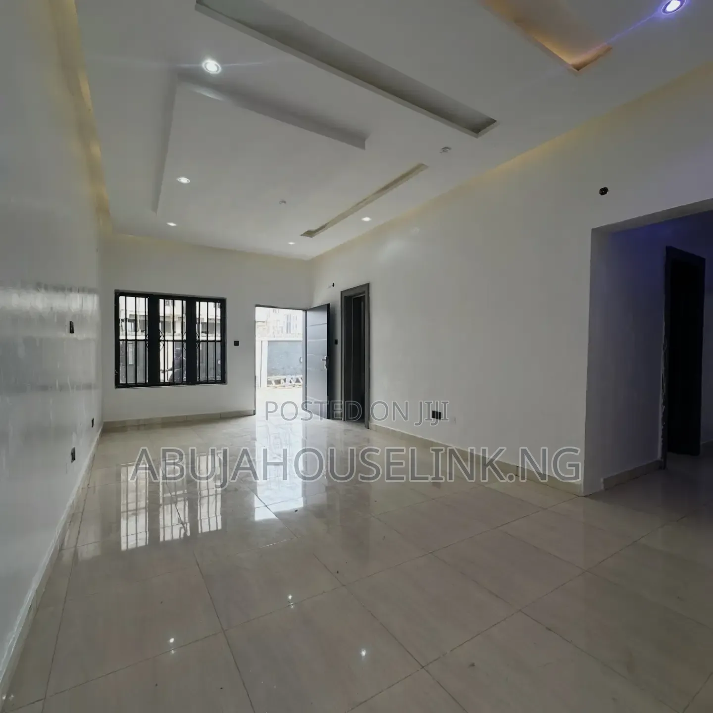 3bdrm Apartment in Wuye- Dakibiyu Abuja for sale