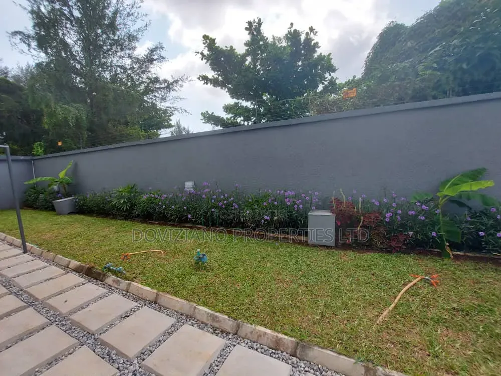 4bdrm Duplex in Banana Island for rent