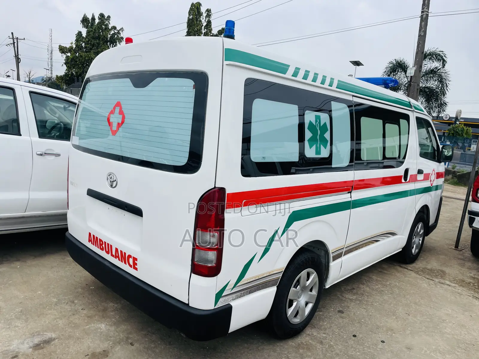 Toyota HiAce 2015 White
