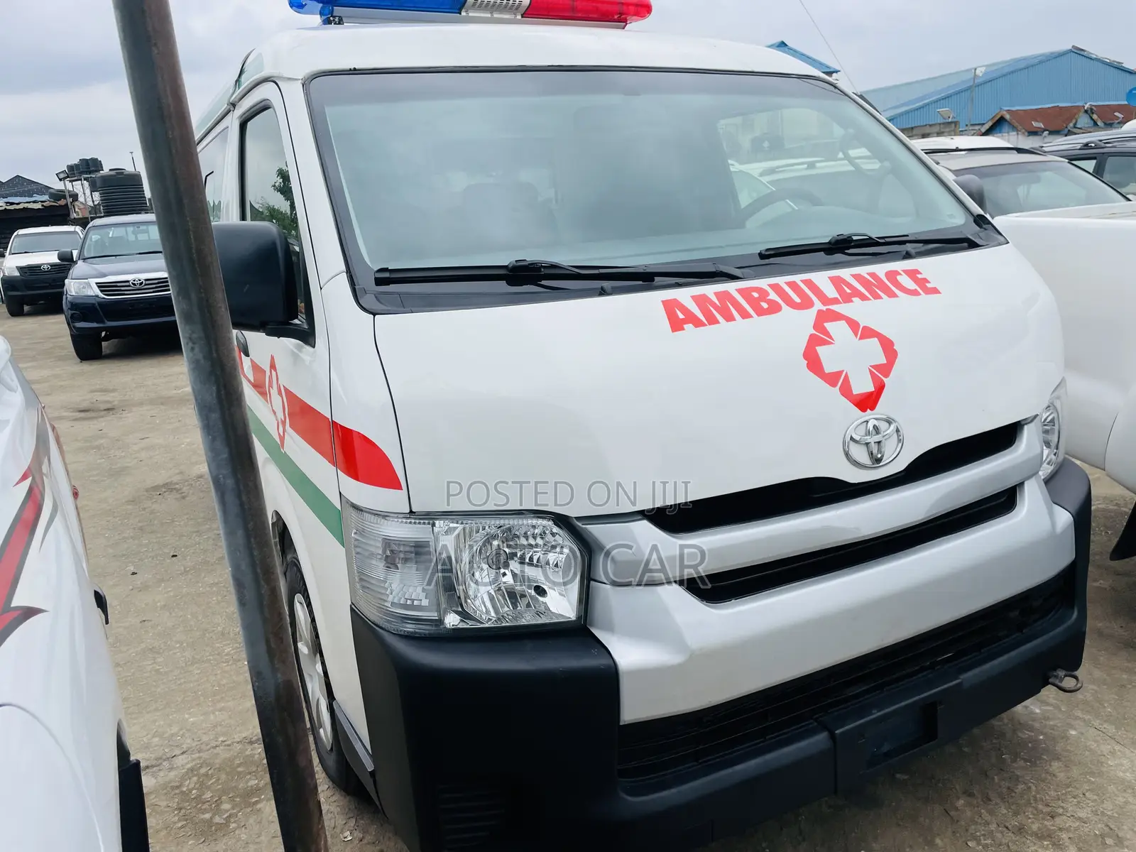 Toyota HiAce 2015 White