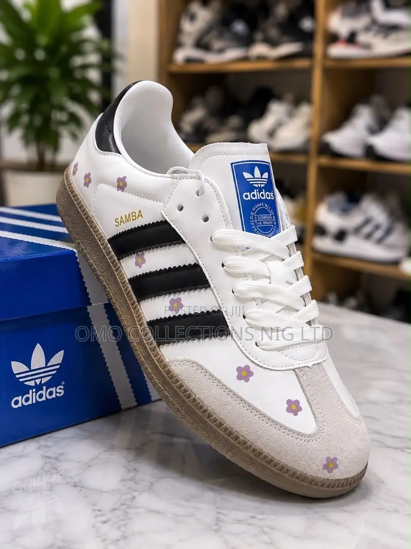 Luxury Adidas Men’s White Leather Lace-Up Sneakers – Fully Boxed