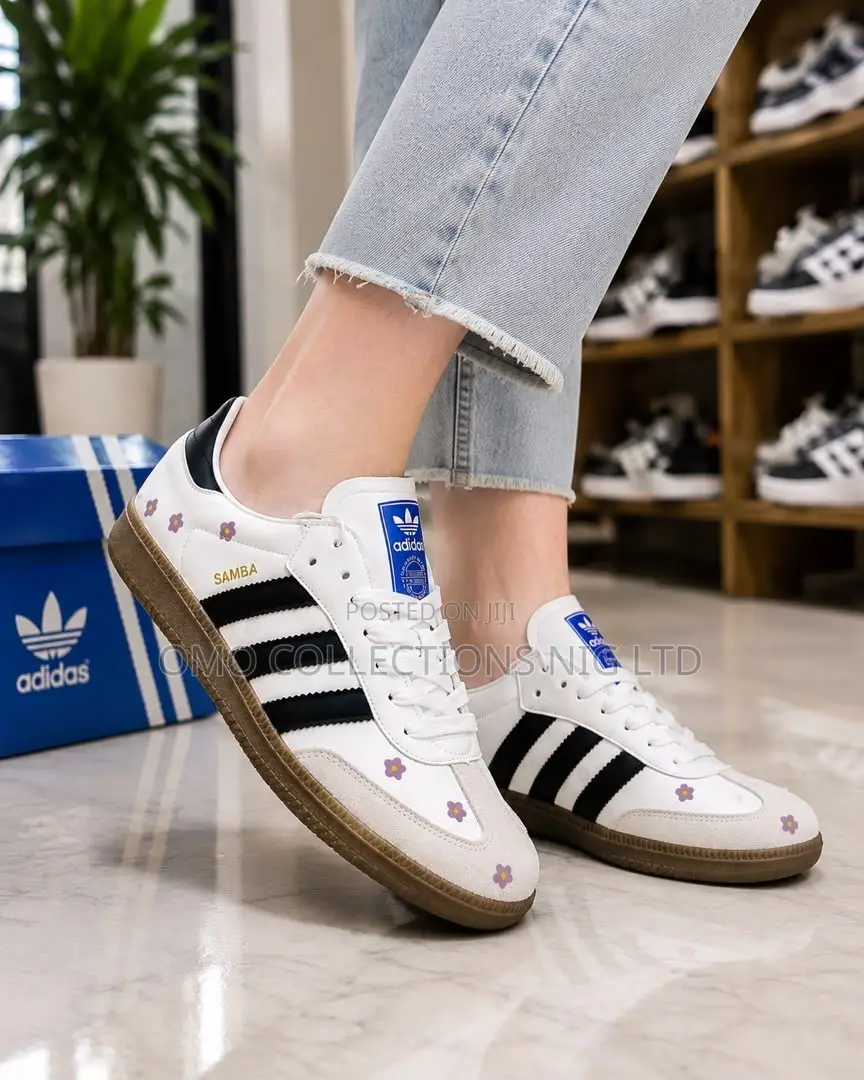 Luxury Adidas Men’s White Leather Lace-Up Sneakers – Fully Boxed