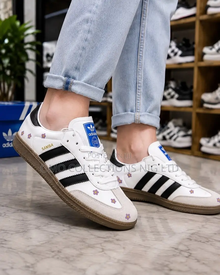 Luxury Adidas Men’s White Leather Lace-Up Sneakers – Fully Boxed
