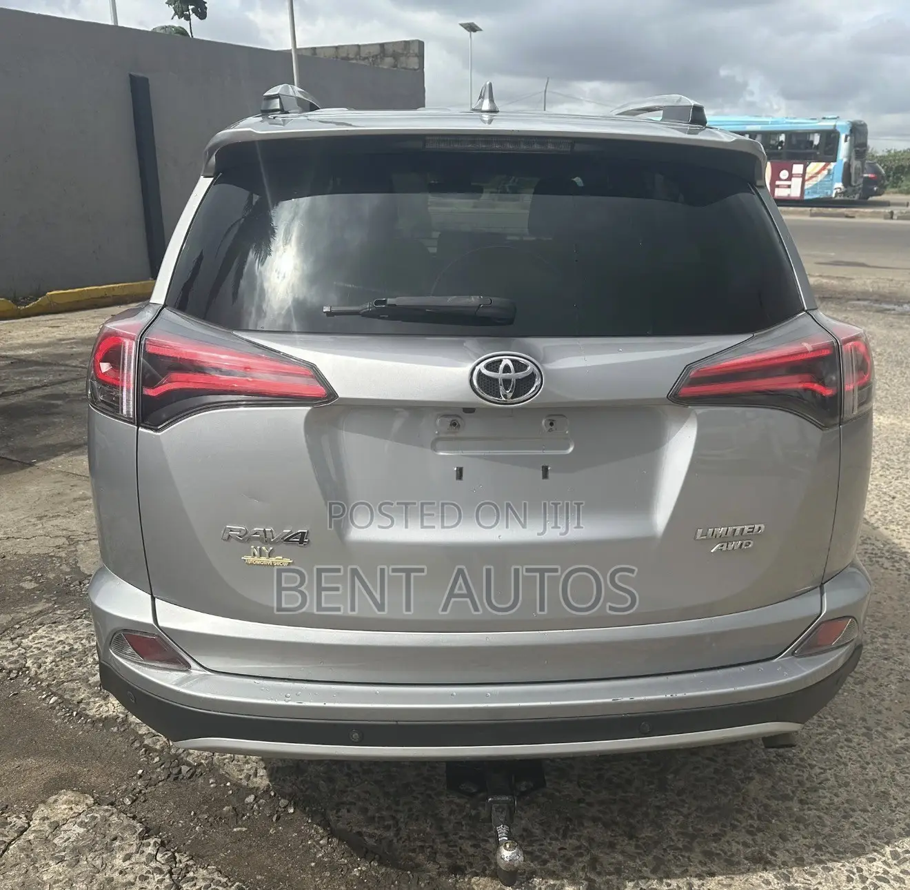 Toyota RAV4 Limited FWD (2.5L 4cyl 6A) 2016 Silver