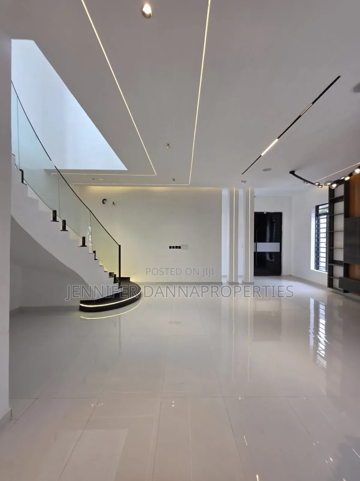 4bdrm Duplex in Thomas Estate for sale