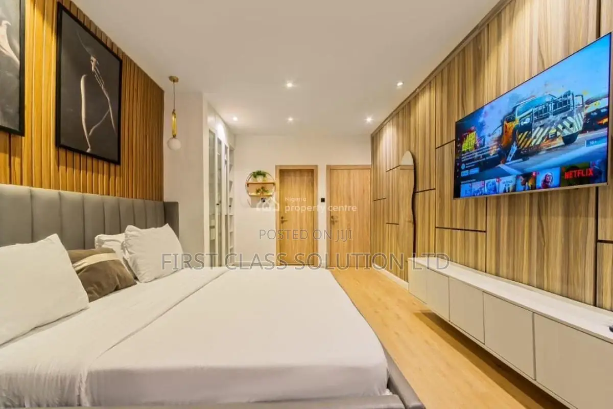 3 Bedroom Luxury Waterfront Apartment