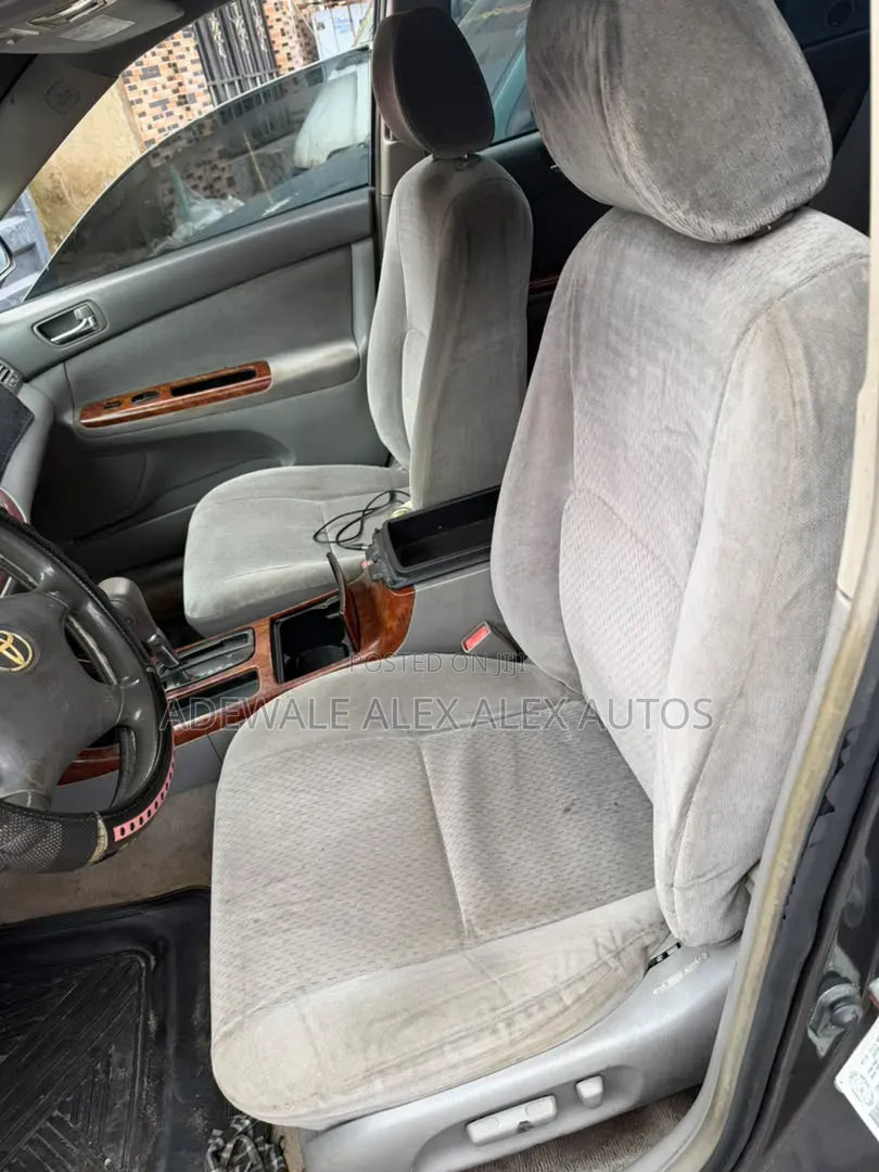 Toyota Camry XLE V6 4dr Sedan (3.0L 6cyl 4A) 2003 Gray