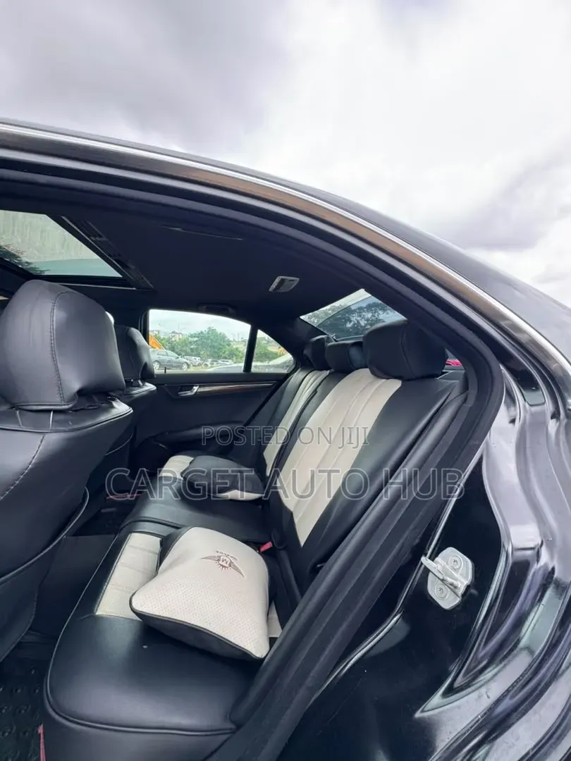Mercedes-Benz C300 2009 Black