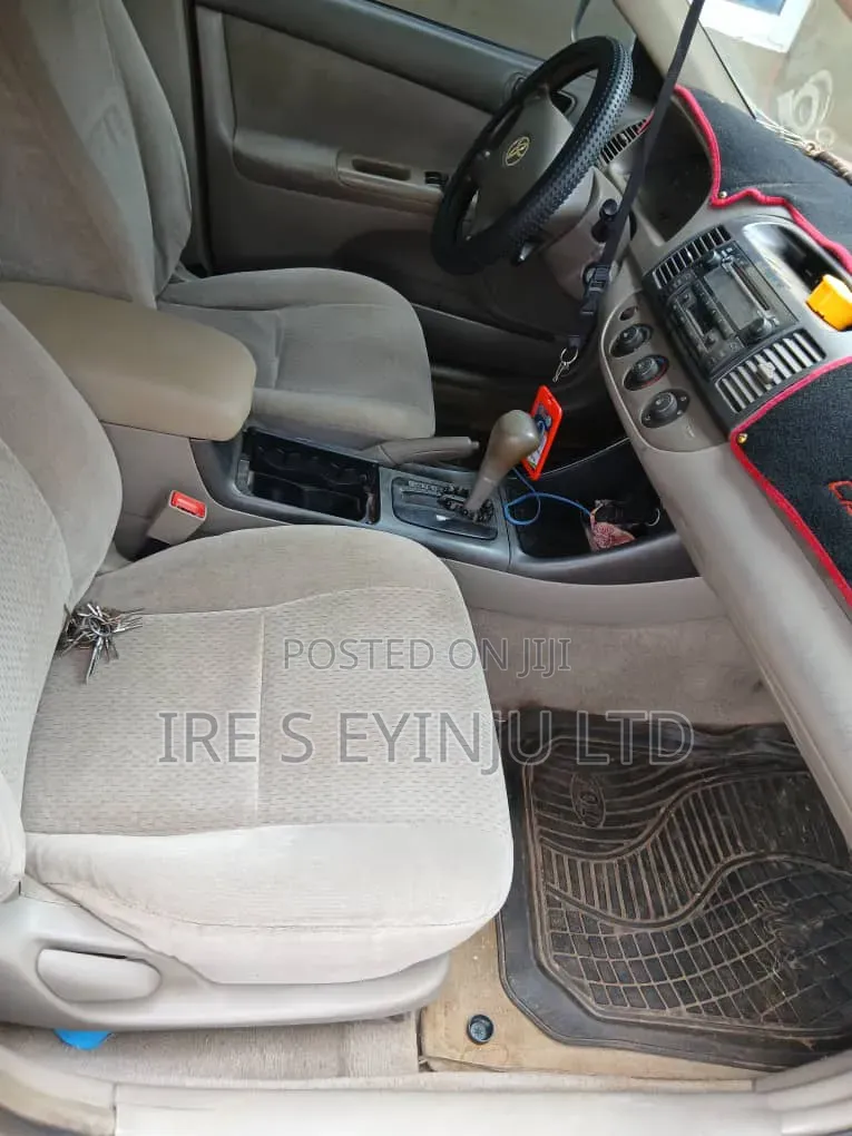Toyota Camry 2002 Gold