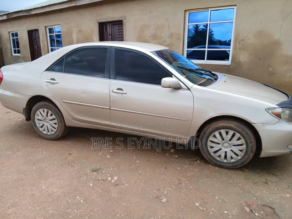 Toyota Camry 2002 Gold