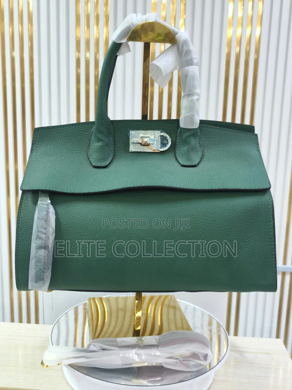 High Quality Gucci Leather Bag It's leather .
Available as Displayed