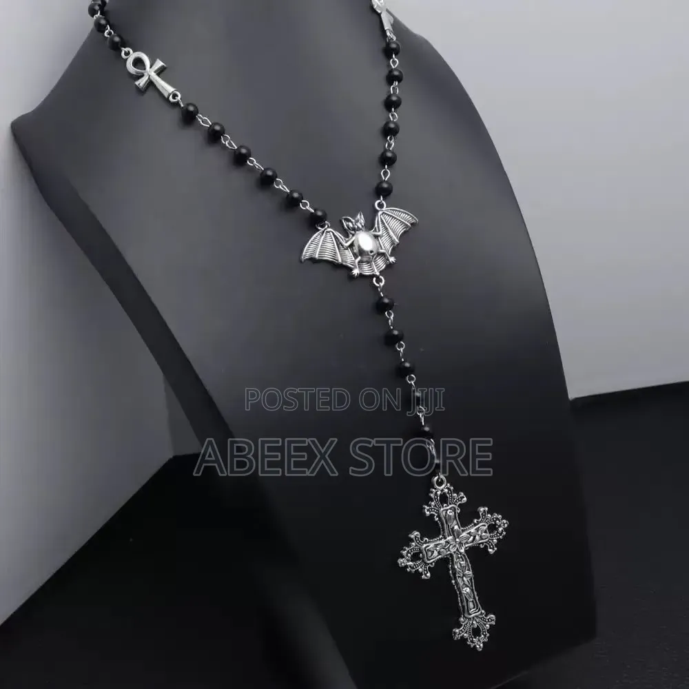 Stylish Black Necklace