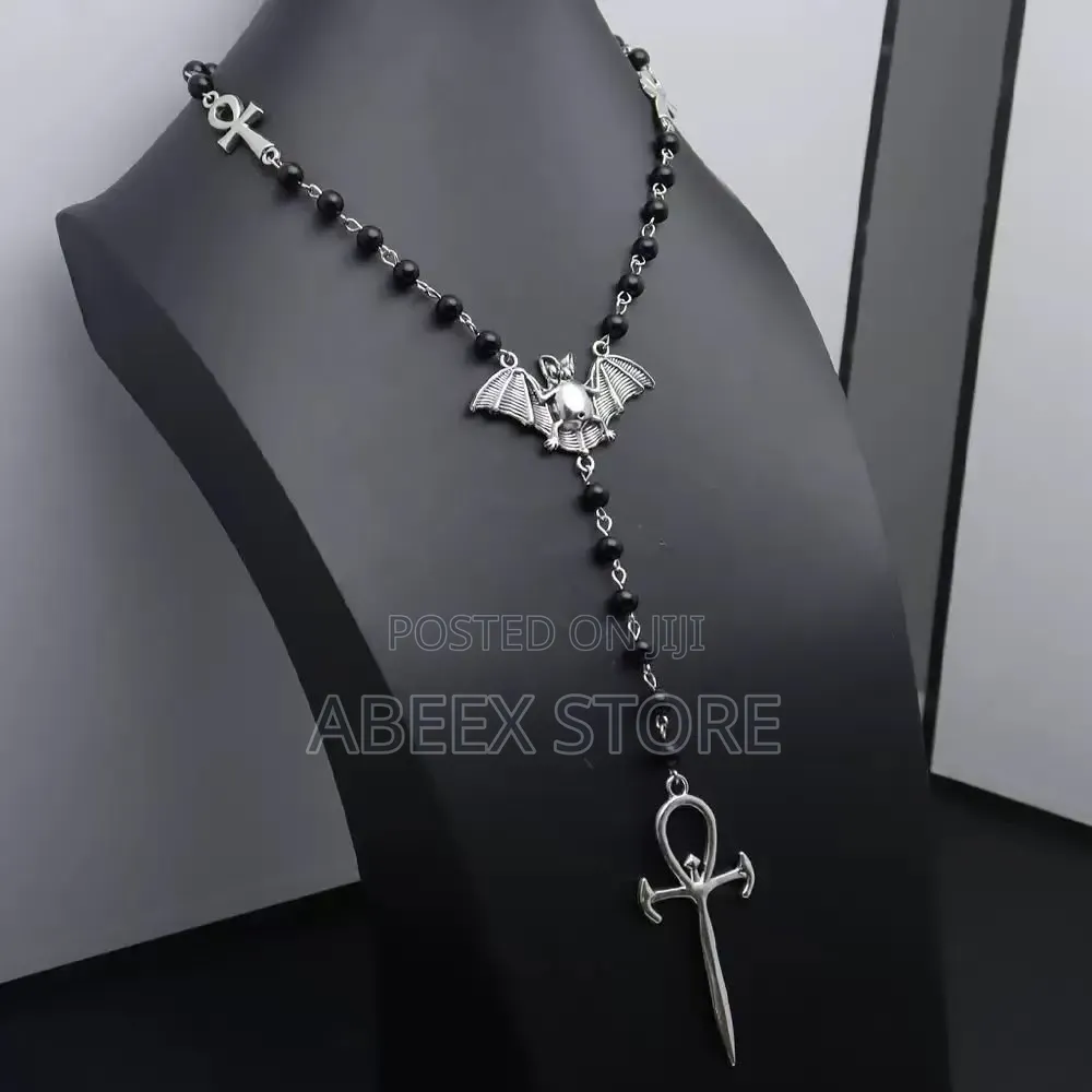 Stylish Black Necklace
