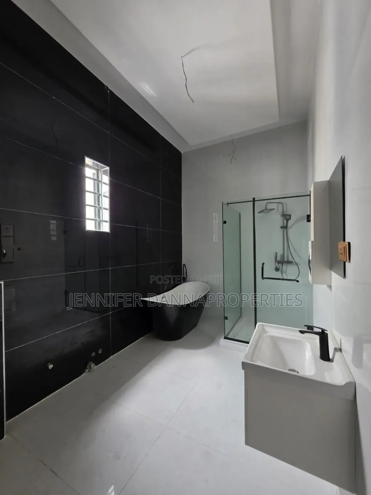 5bdrm Duplex in Sangotedo for sale