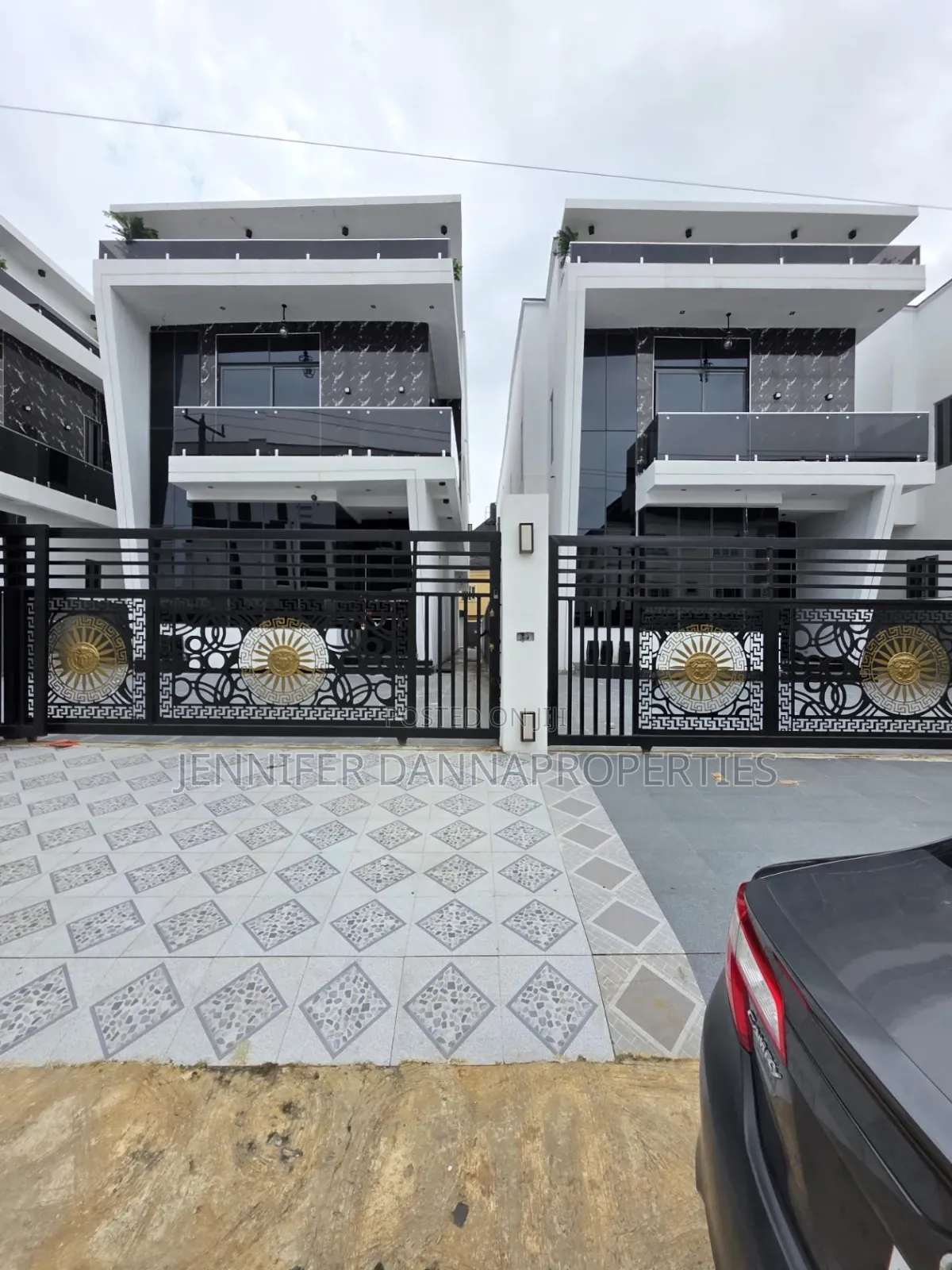 5bdrm Duplex in Sangotedo for sale