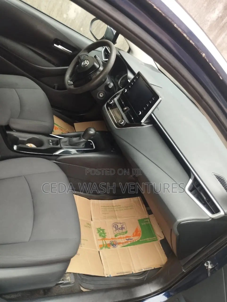 Toyota Corolla XLE (1.8L 4cyl 2A) 2019 Blue