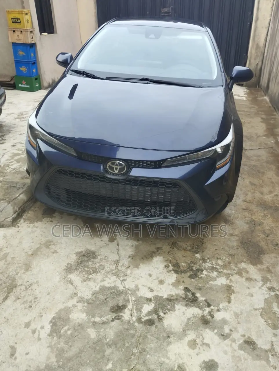 Toyota Corolla XLE (1.8L 4cyl 2A) 2019 Blue