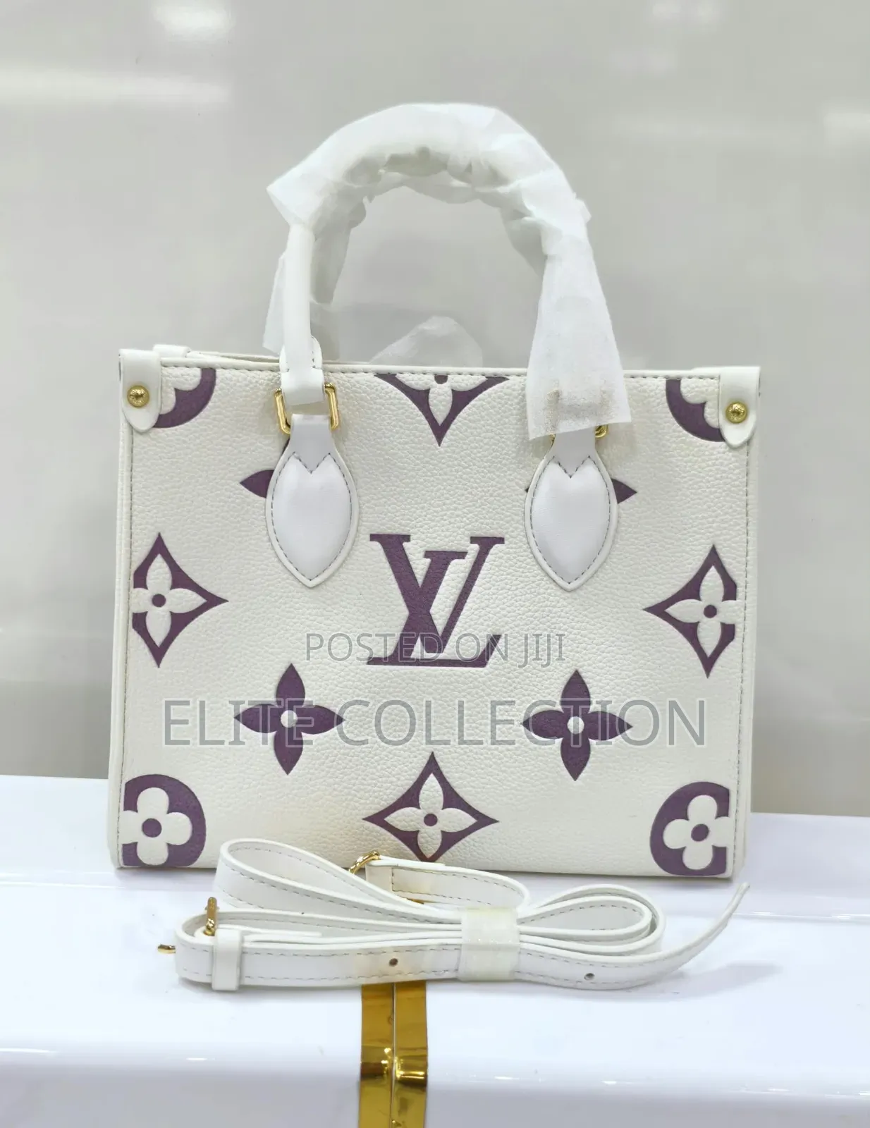 High Quality Louis Vuitton Leather Bag It'sleather Available as Seen