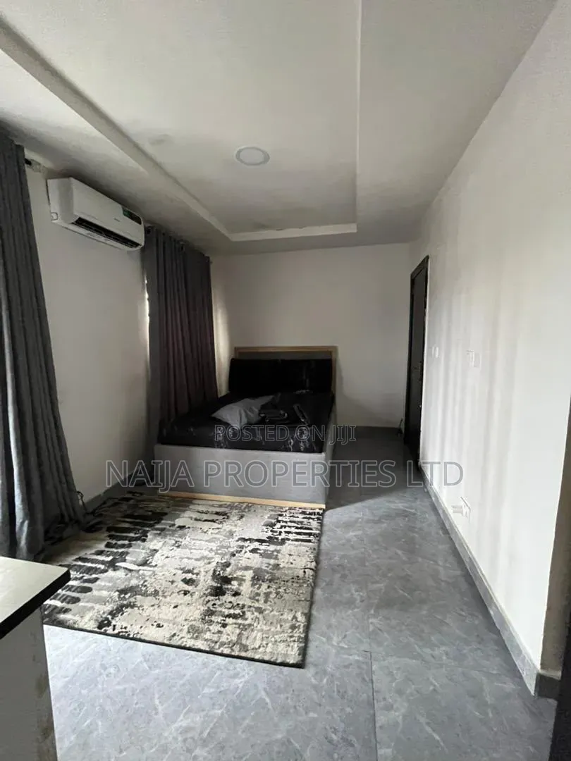 3bdrm Penthouse in Lekki County, Ikota for sale