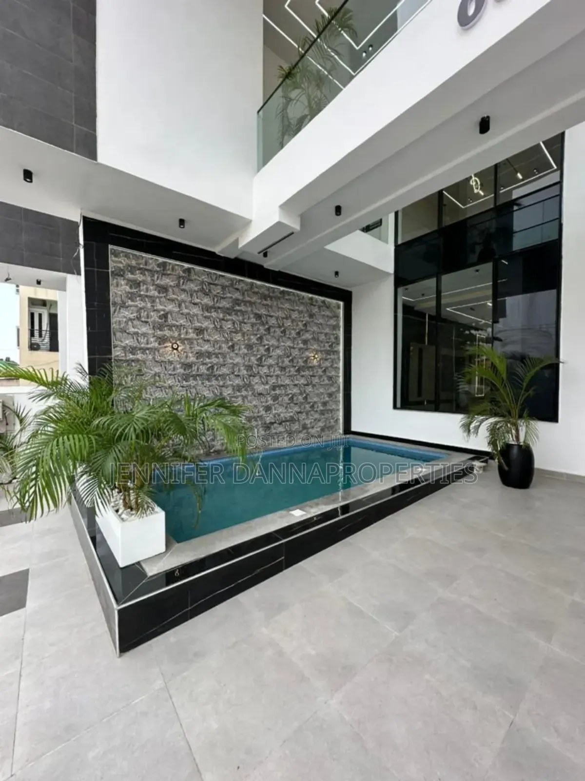 5bdrm Duplex in Ikota for sale
