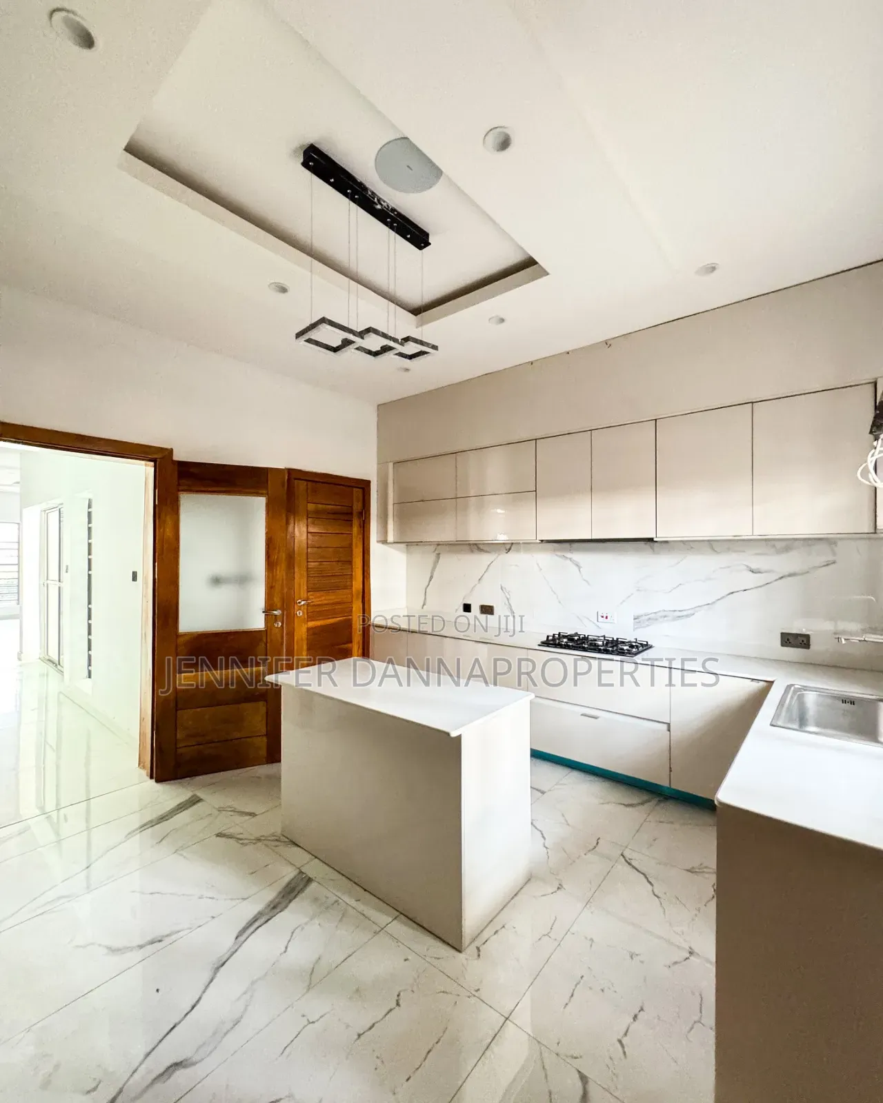 5bdrm Duplex in Ikota for sale