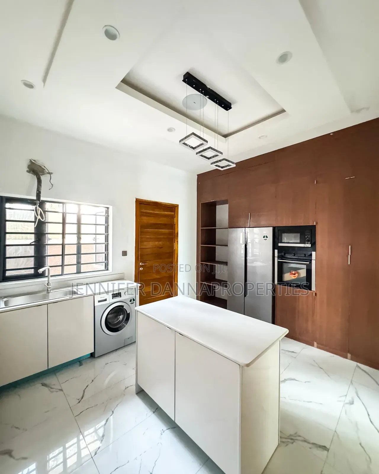 5bdrm Duplex in Ikota for sale