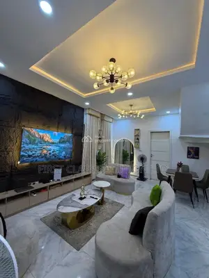 2 Bedroom Triplex Apartment