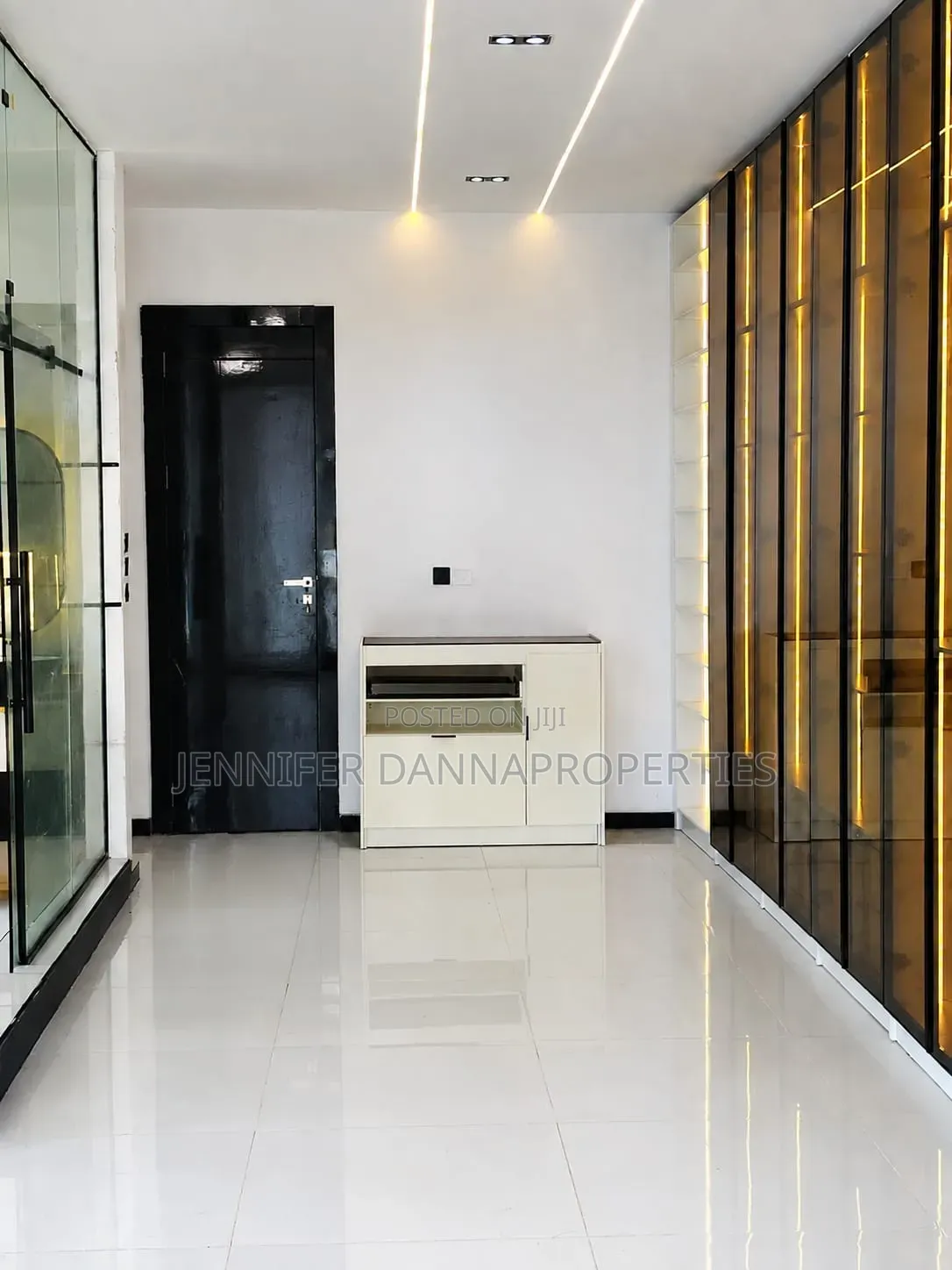 5bdrm Duplex in White Oak Estate, Ologolo for sale