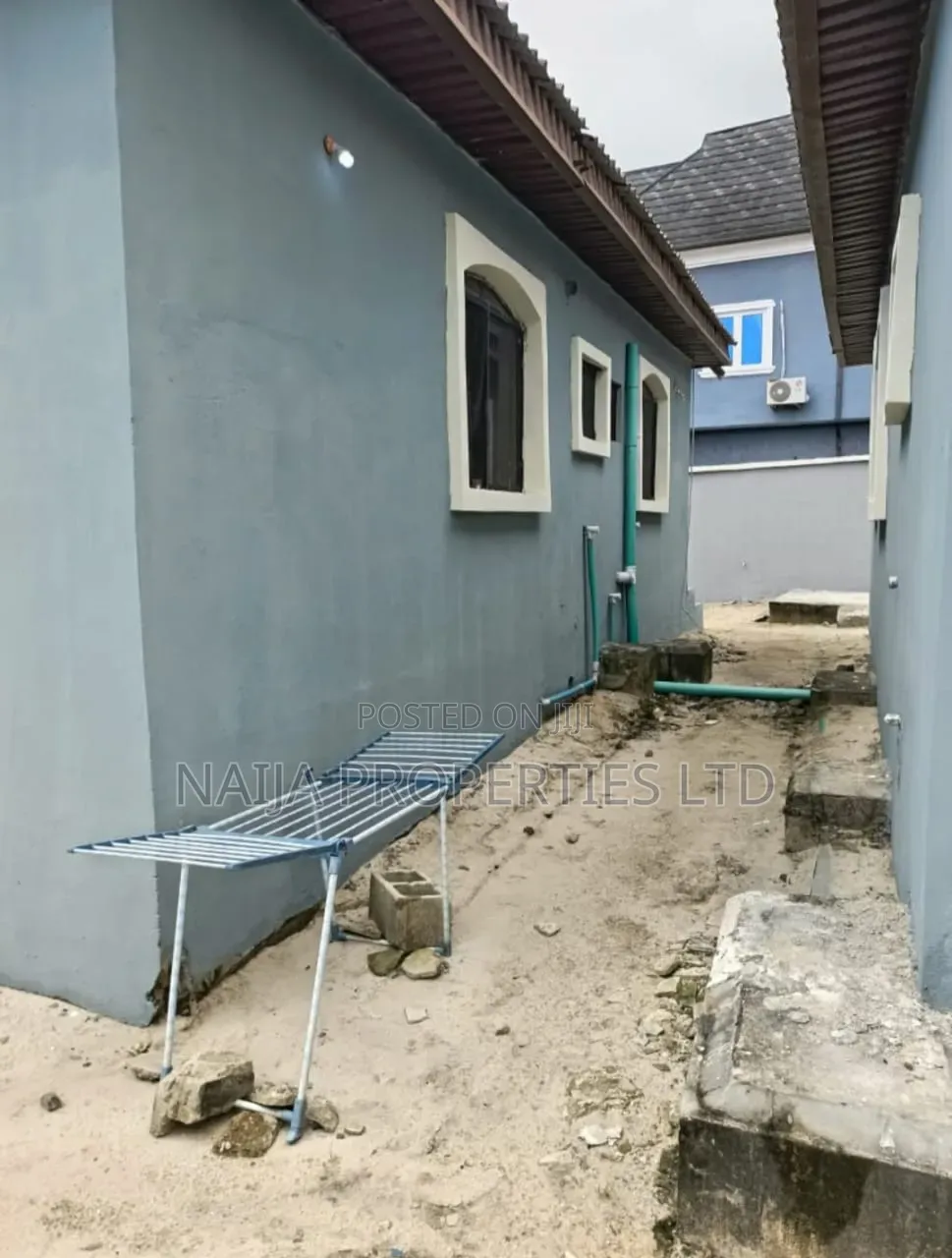 3bdrm Bungalow in Awoyaya for sale