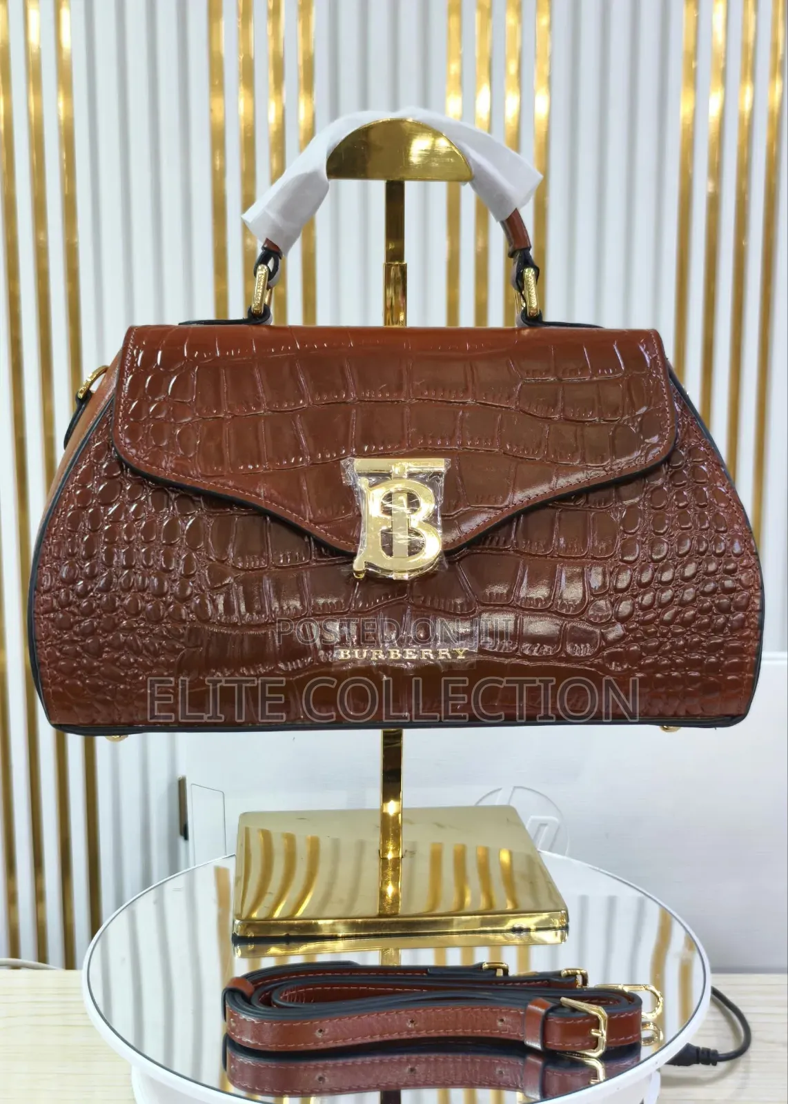 High Quality Fendi Leather Bag It's leather . Available as Displayed