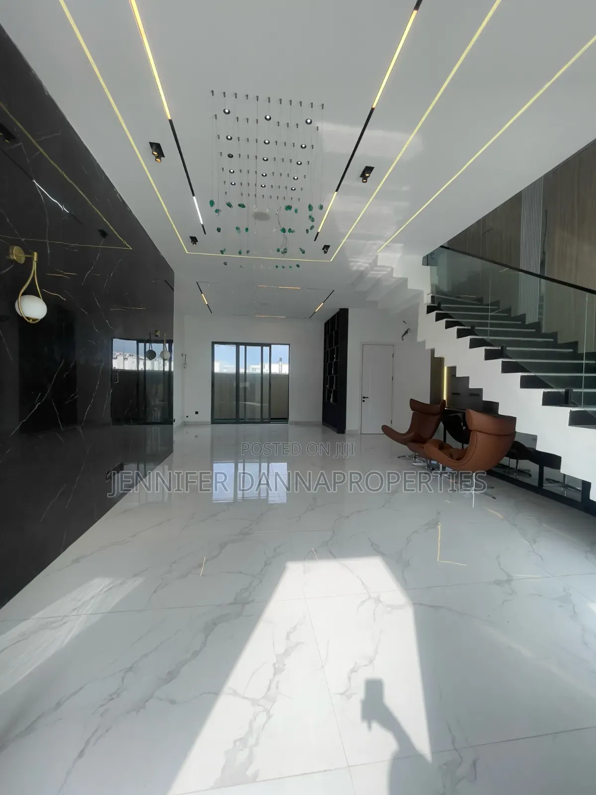 5bdrm Townhouse/Terrace in Lekki Phase 1 for sale