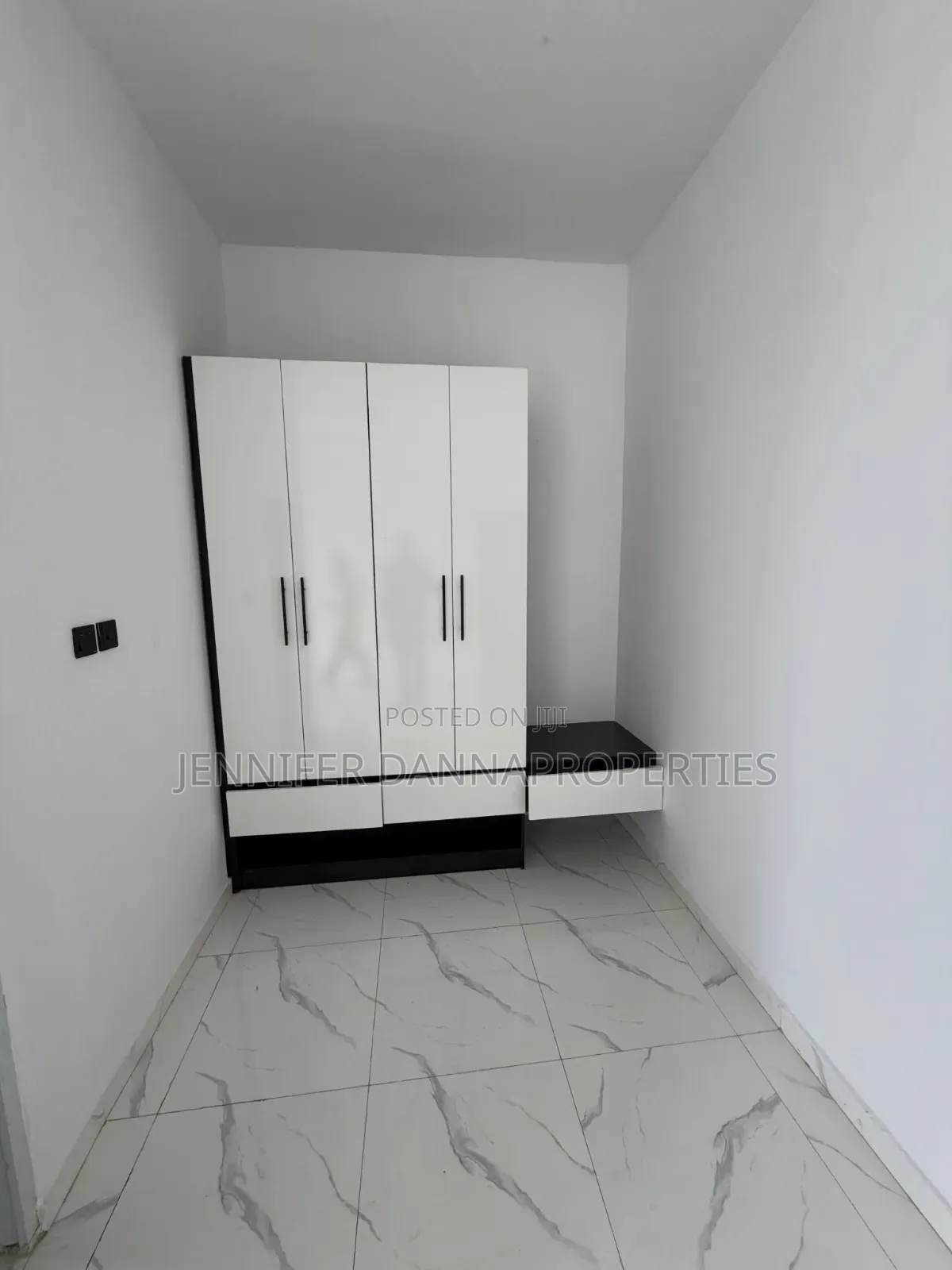 4bdrm Townhouse/Terrace in Thomas Estate for sale