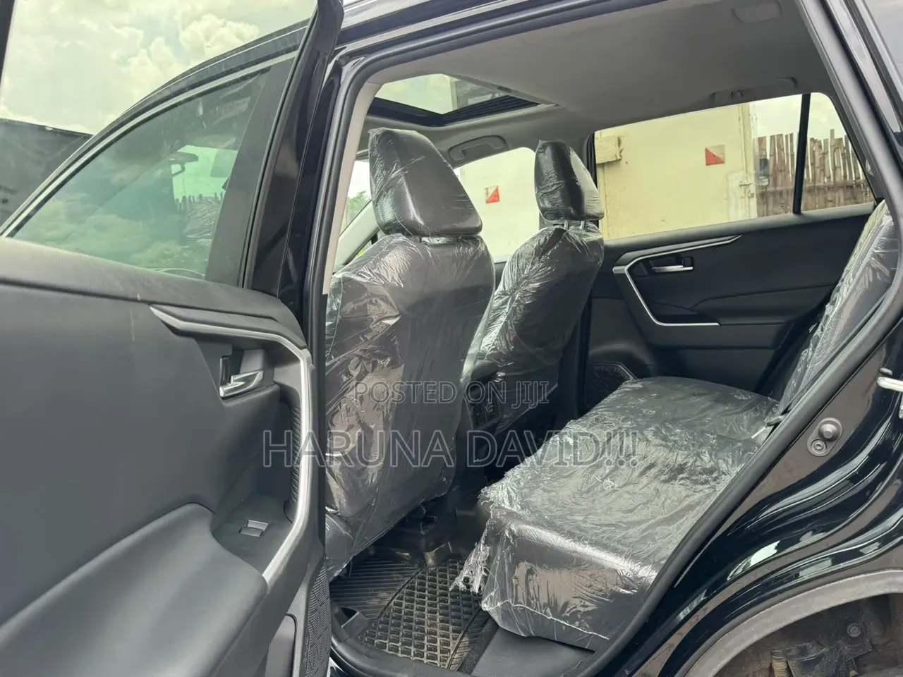 Toyota RAV4 XLE 2022 Black