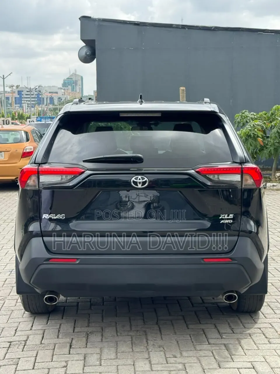 Toyota RAV4 XLE 2022 Black