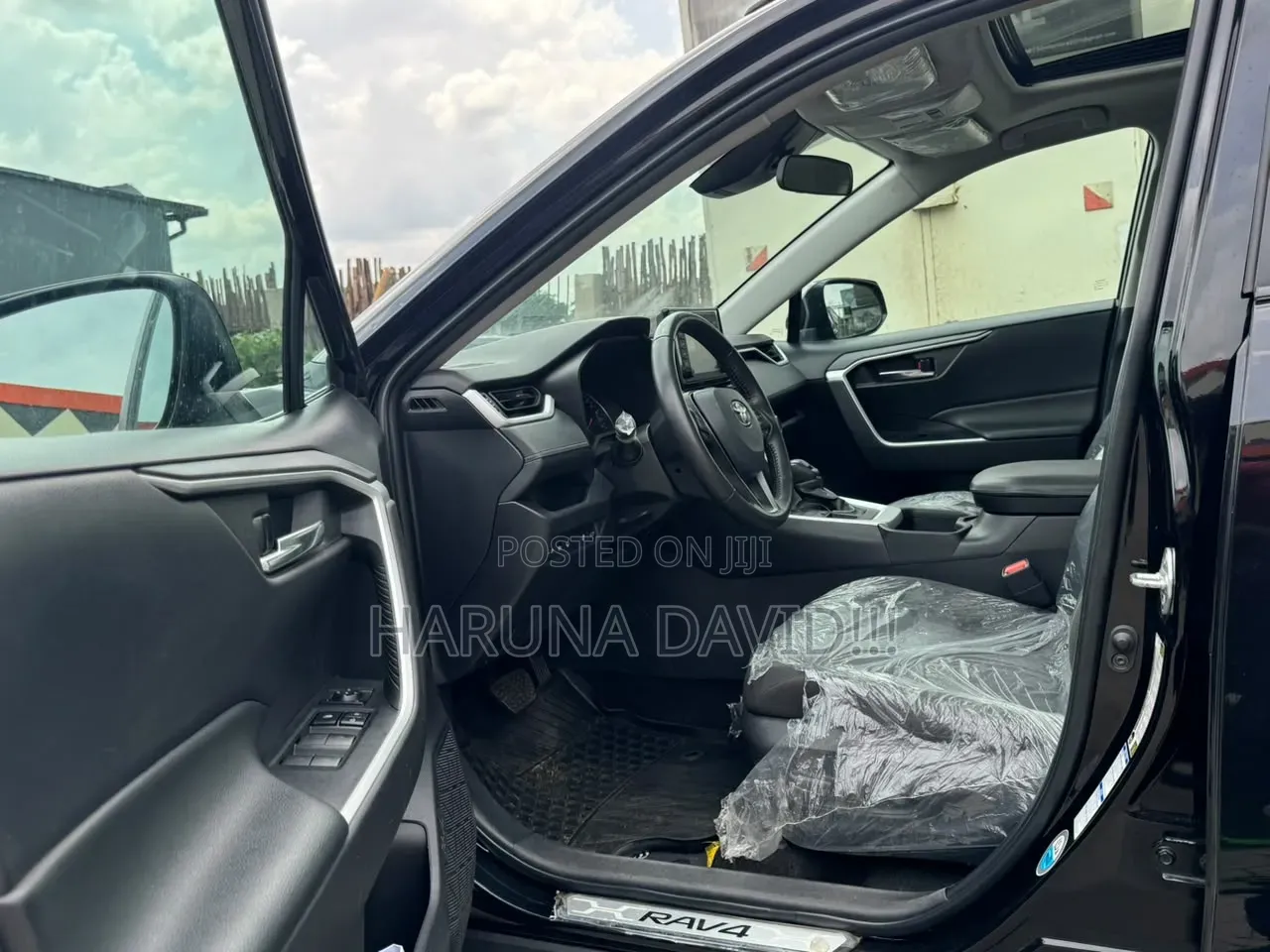 Toyota RAV4 XLE 2022 Black