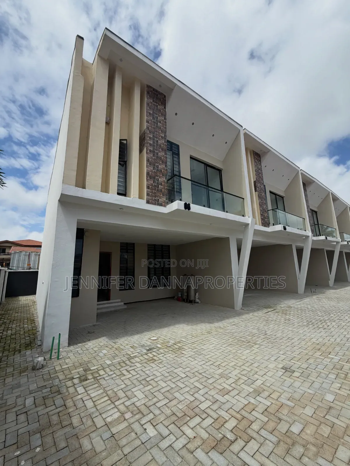 4bdrm Townhouse/Terrace in Thomas Estate for sale