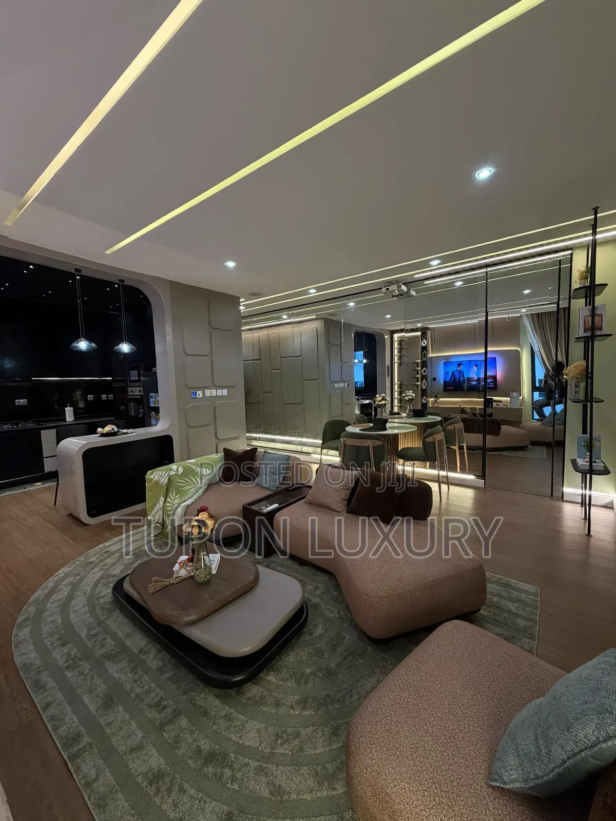 Luxury 2bedroom With Cinema , Pool, Gym E.t.c