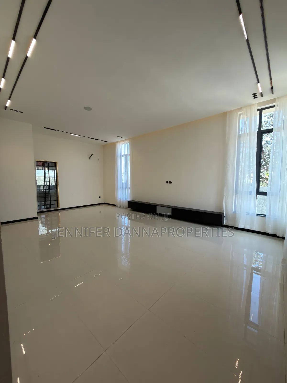 4bdrm Bungalow in Cetenary City Estate, Enugu for sale