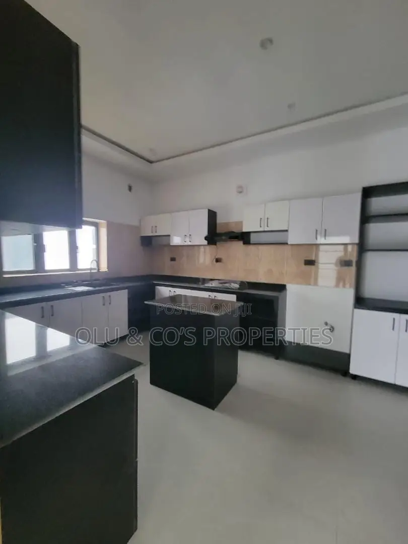4bdrm Duplex in Idu By Nizamaye for rent