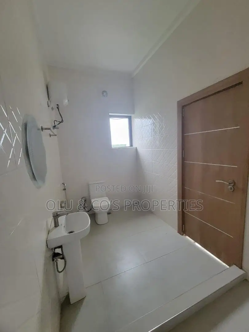 4bdrm Duplex in Idu By Nizamaye for rent
